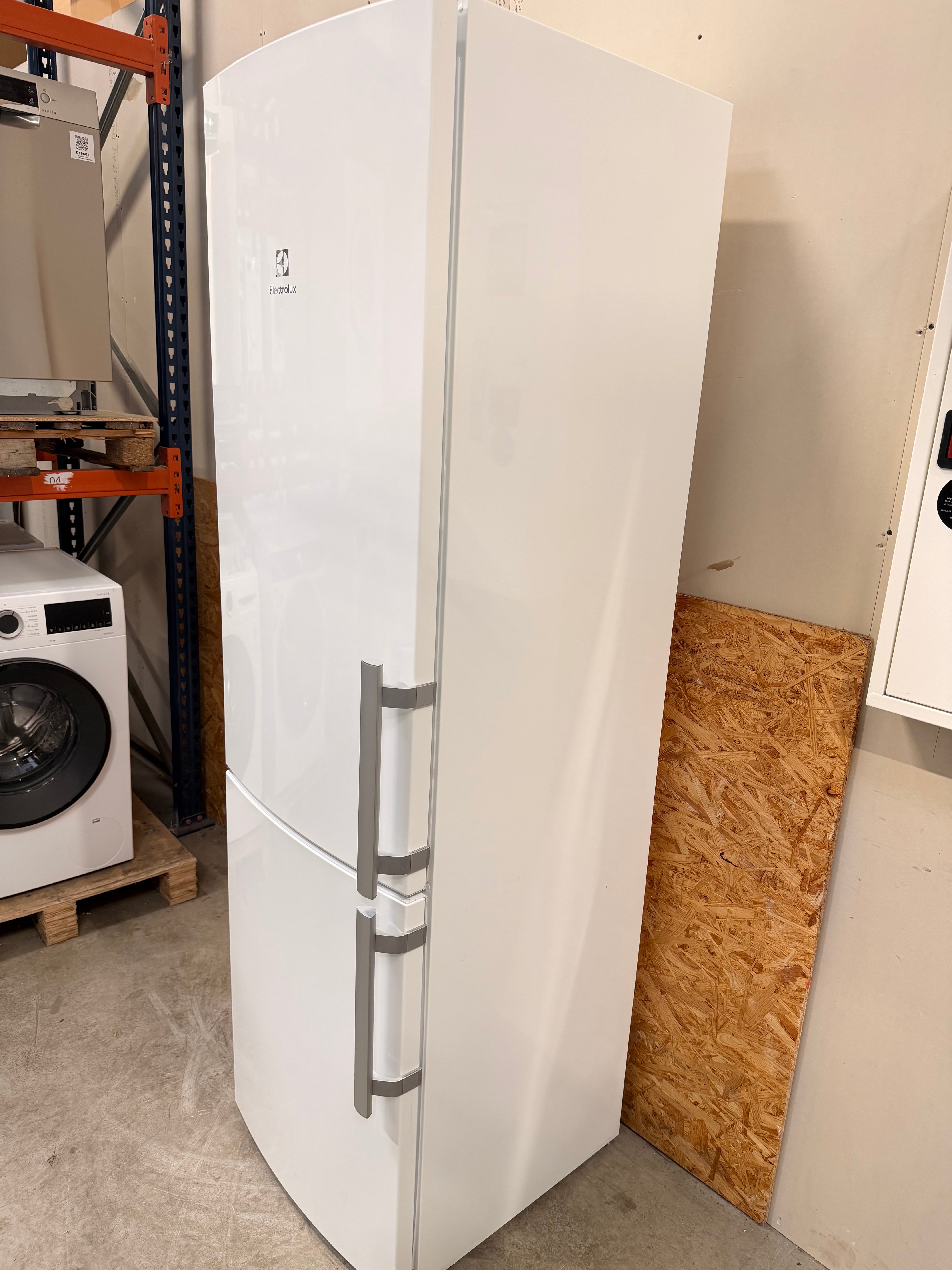 Electrolux køle/fryseskab EN3855MOW - D19763