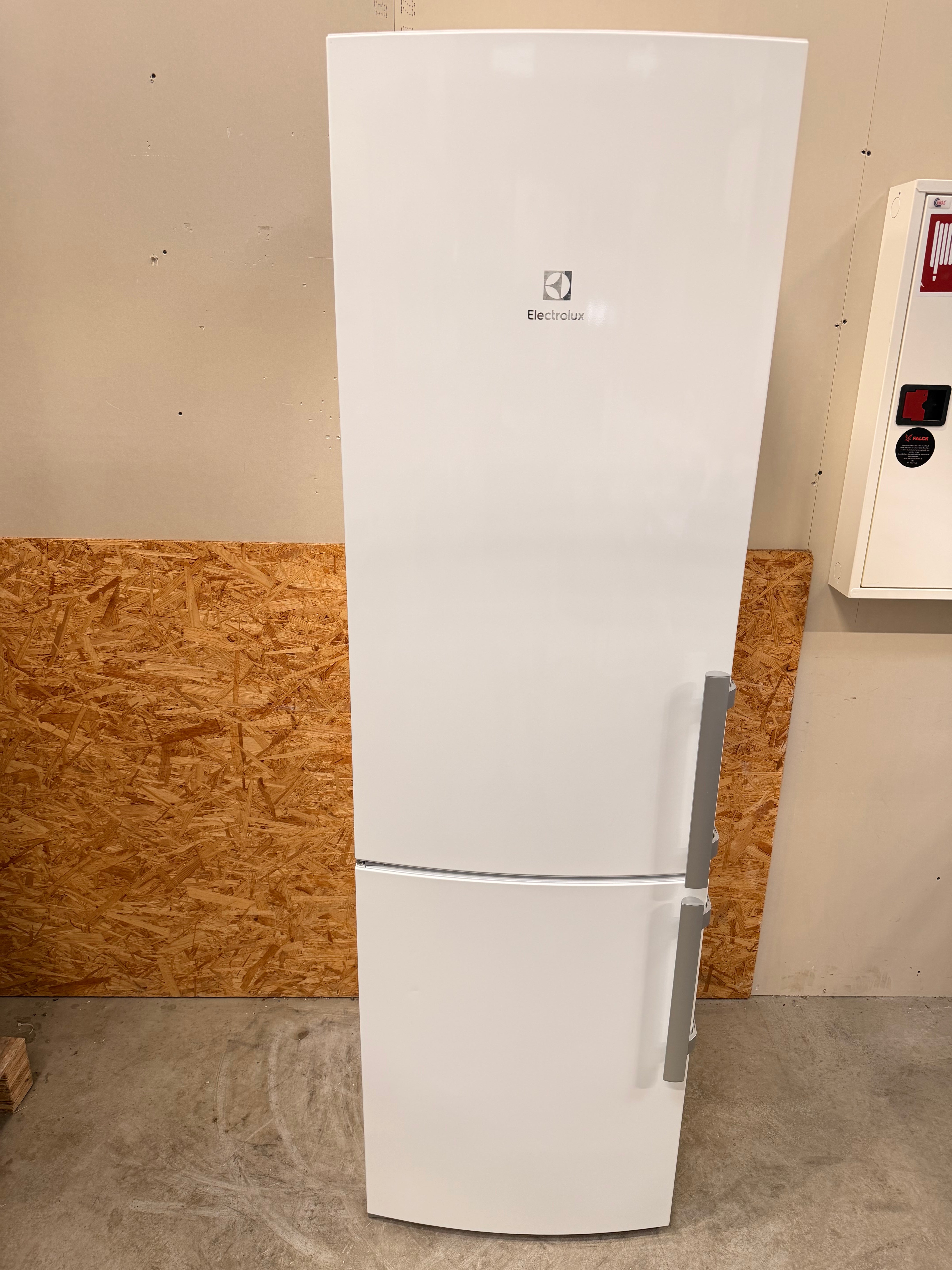 Electrolux køle/fryseskab EN3855MOW - D19763