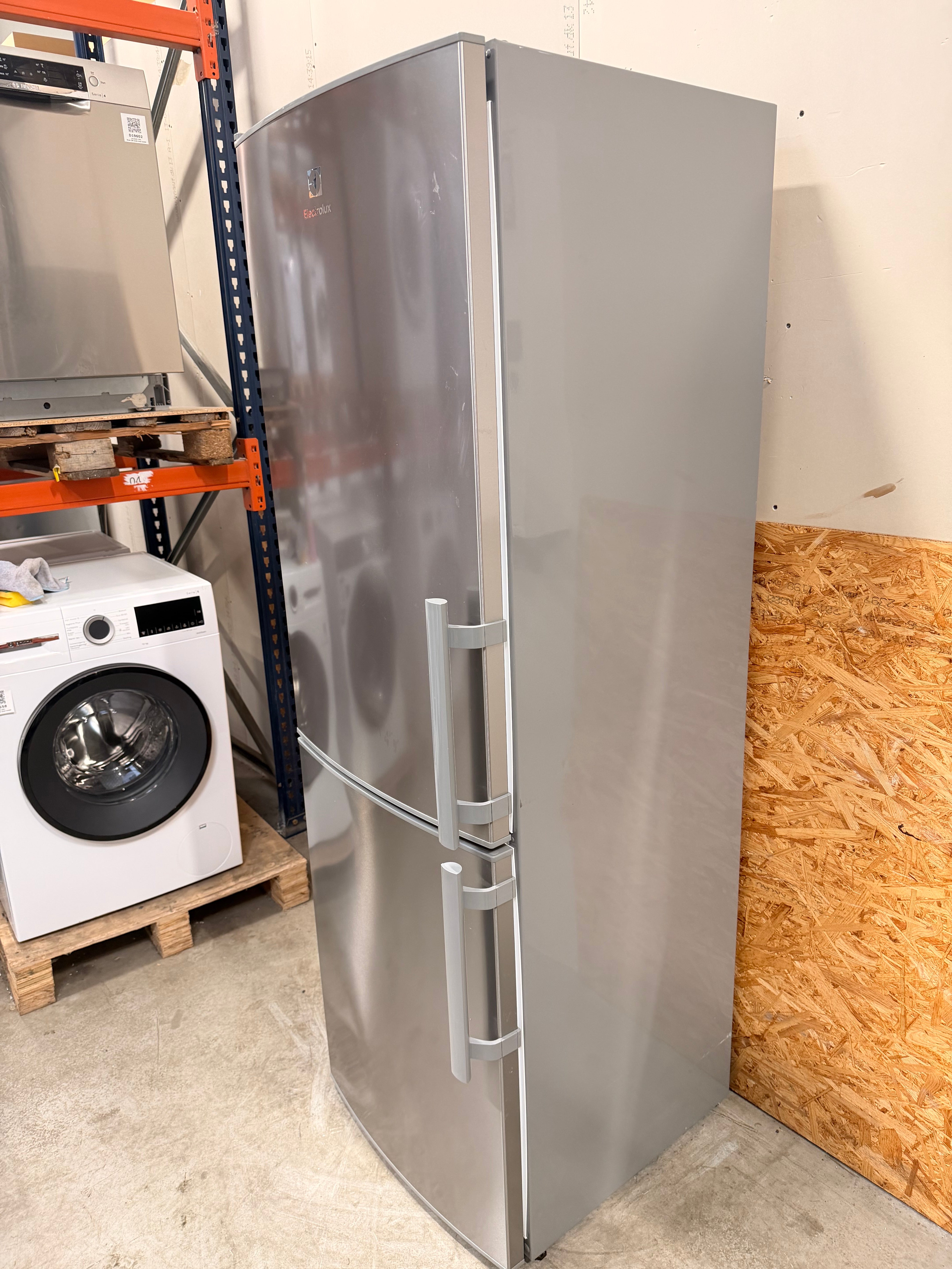 Electrolux køle/fryseskab EN3441JOW - D19756