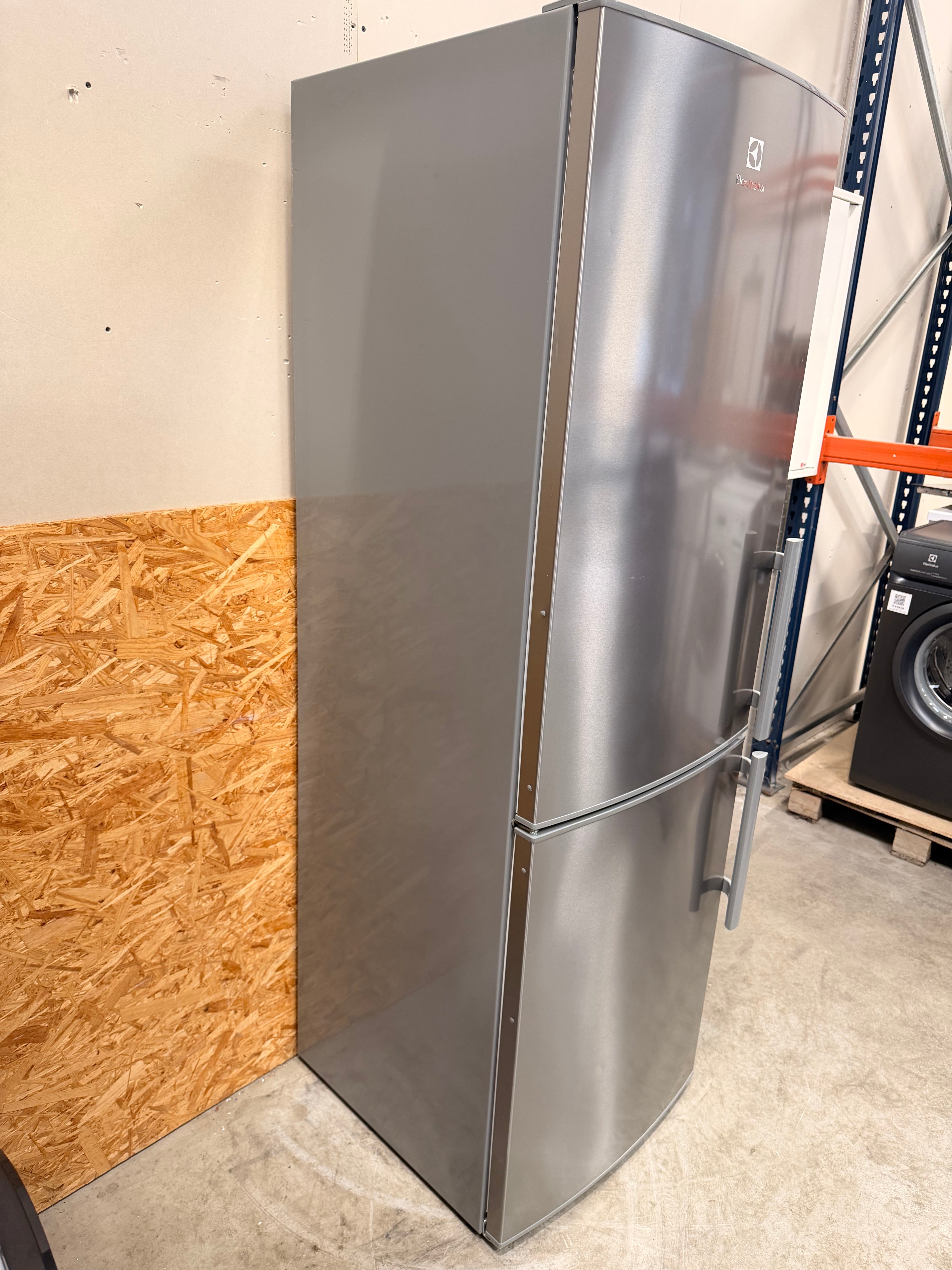 Electrolux køle/fryseskab EN3441JOW - D19756