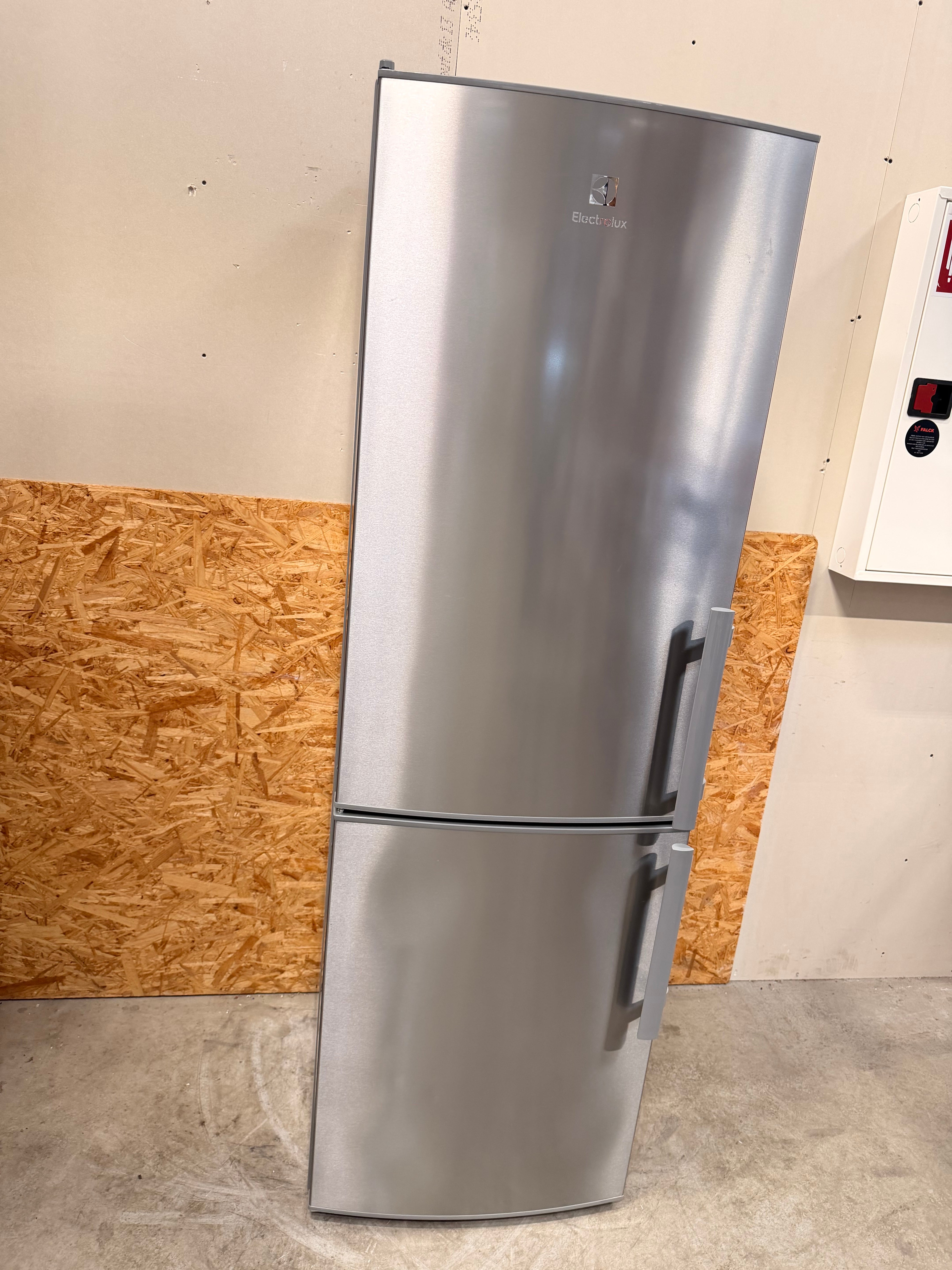 Electrolux køle/fryseskab EN3441JOW - D19756