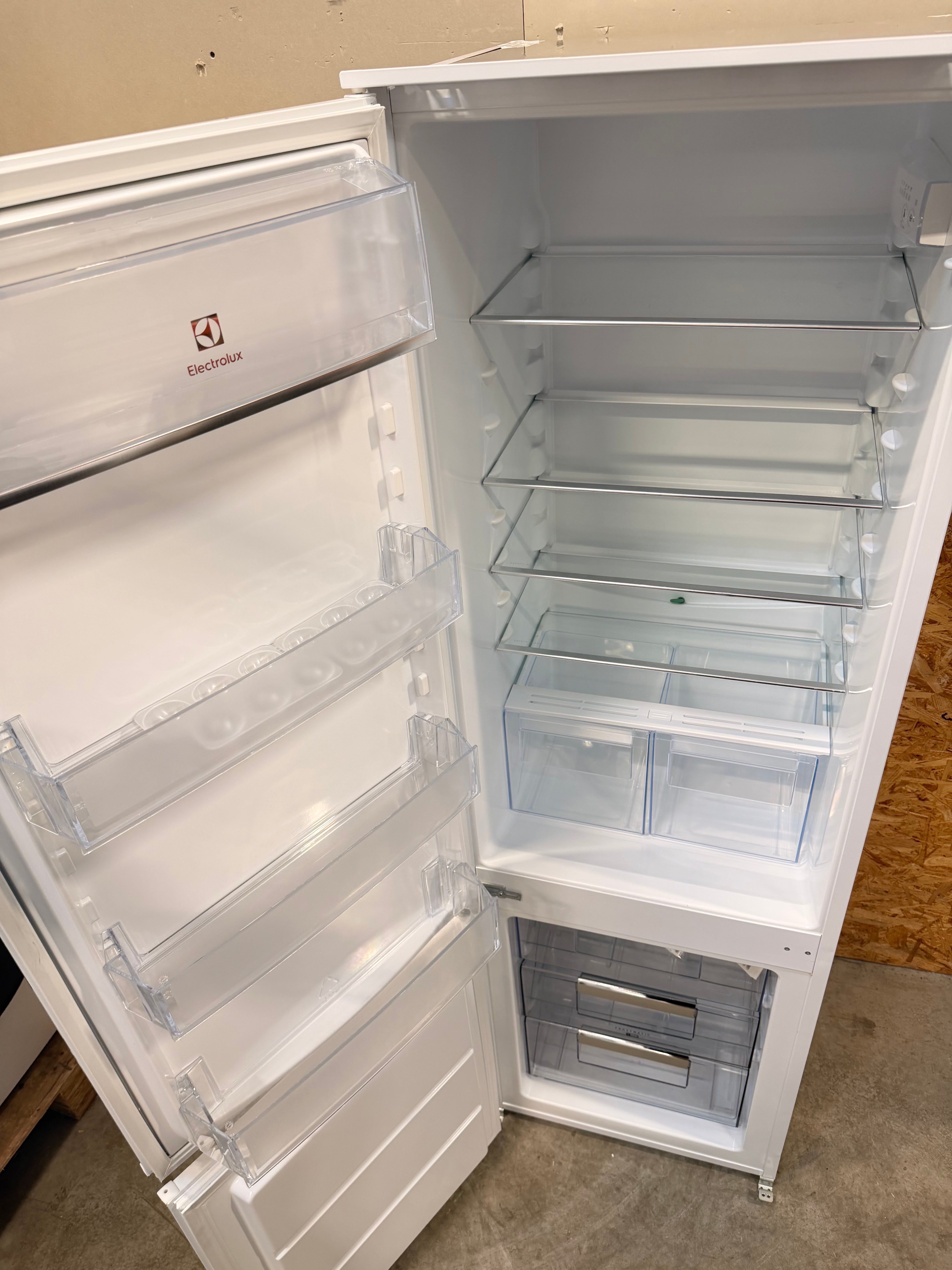 Electrolux  integrerbart køle/fryseskab LNT3LF18S - D19543