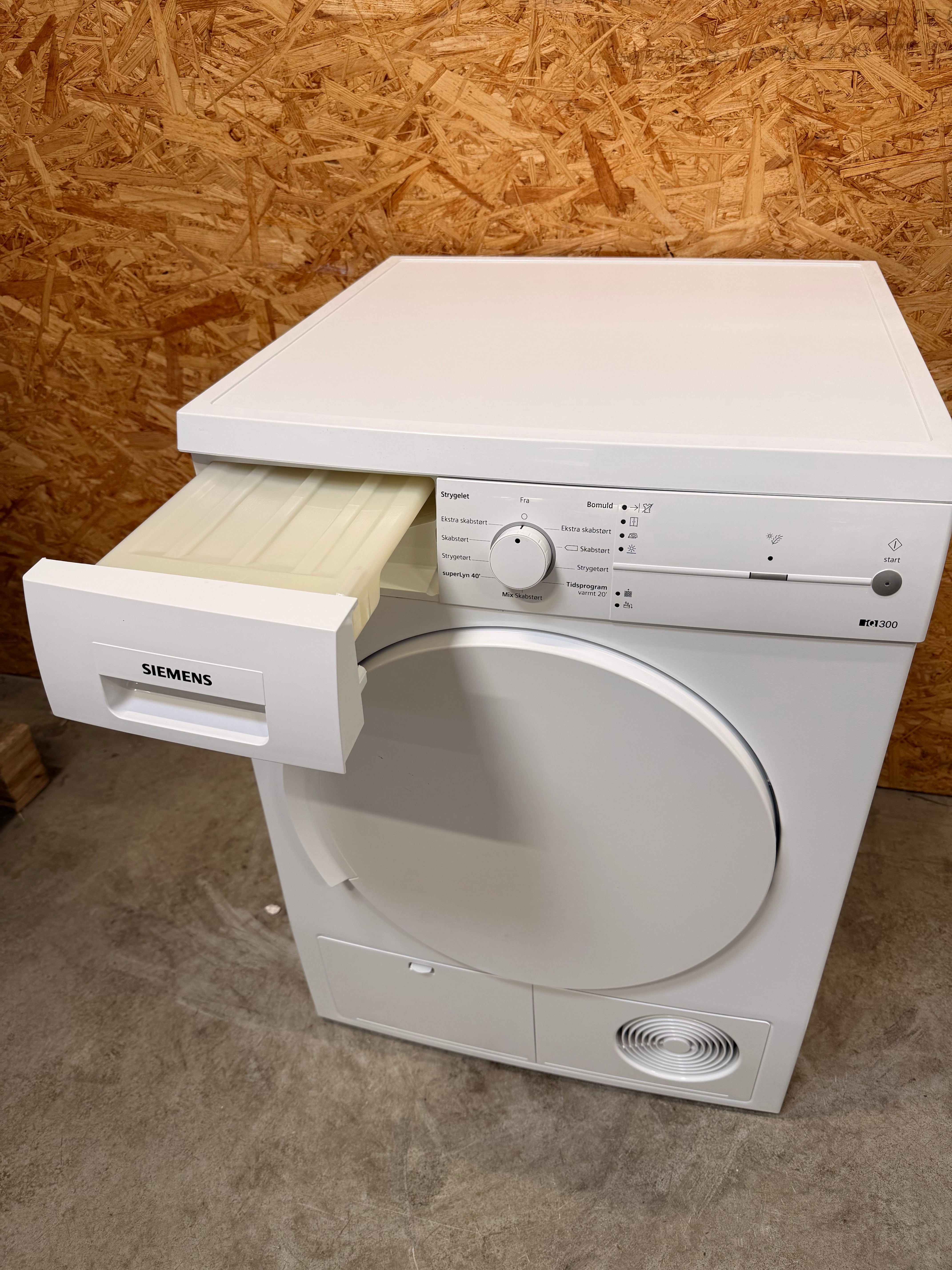 Siemens kondenstørretumbler WT44E1L7DN - D20003