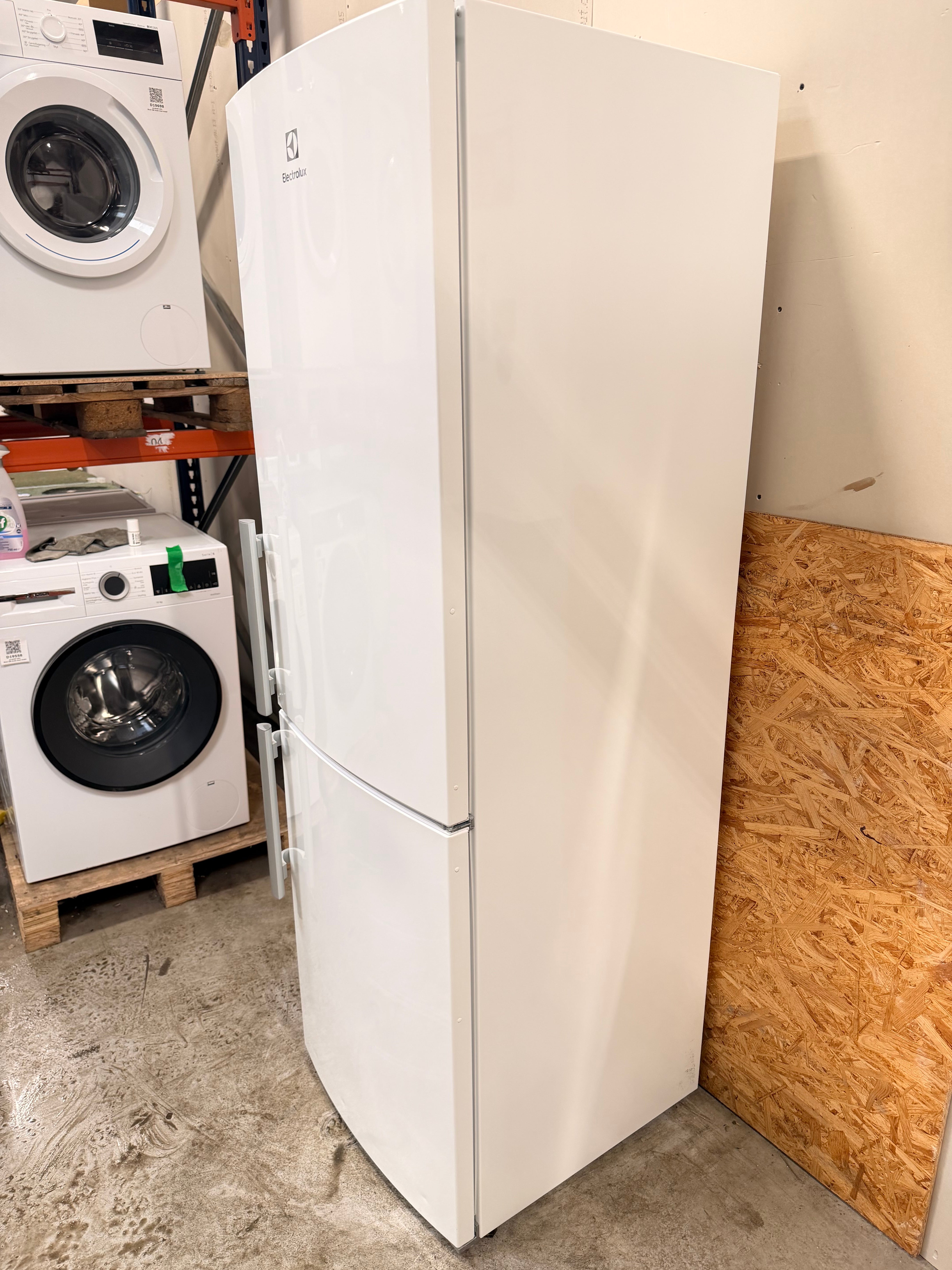 Electrolux køle/fryseskab EN3615MOW - D19309
