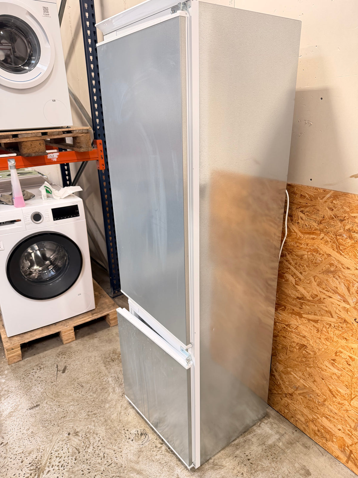 Siemens integrerbar køle/fryseskab KI38VV20 - D19270