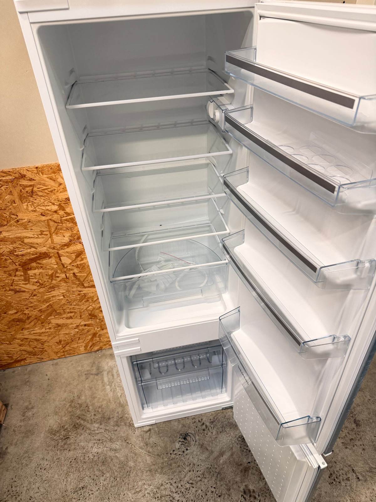 Siemens integrerbar køle/fryseskab KI38VV20 - D19270