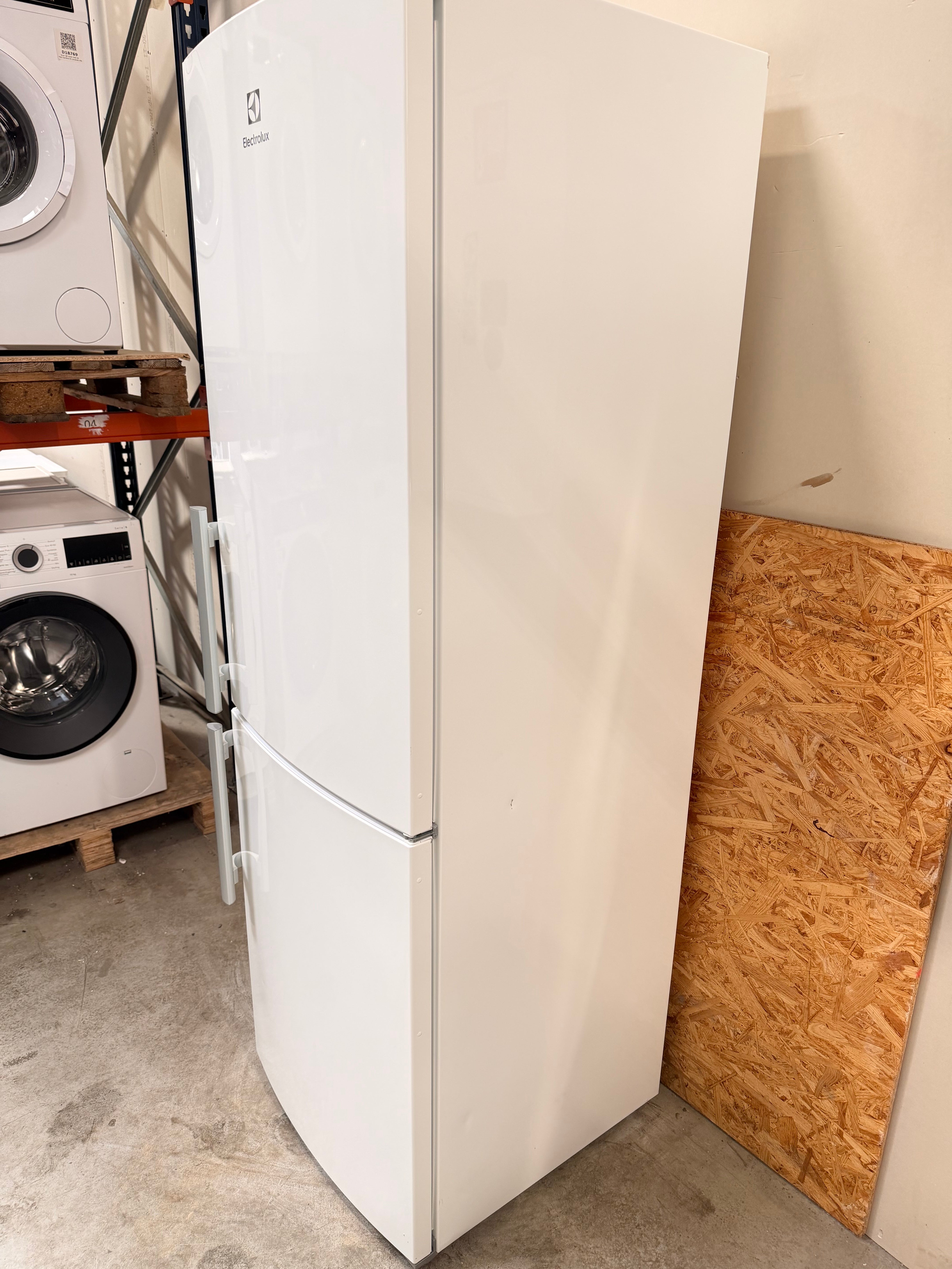 Electrolux køle/fryseskab EN3615MOW - D19605