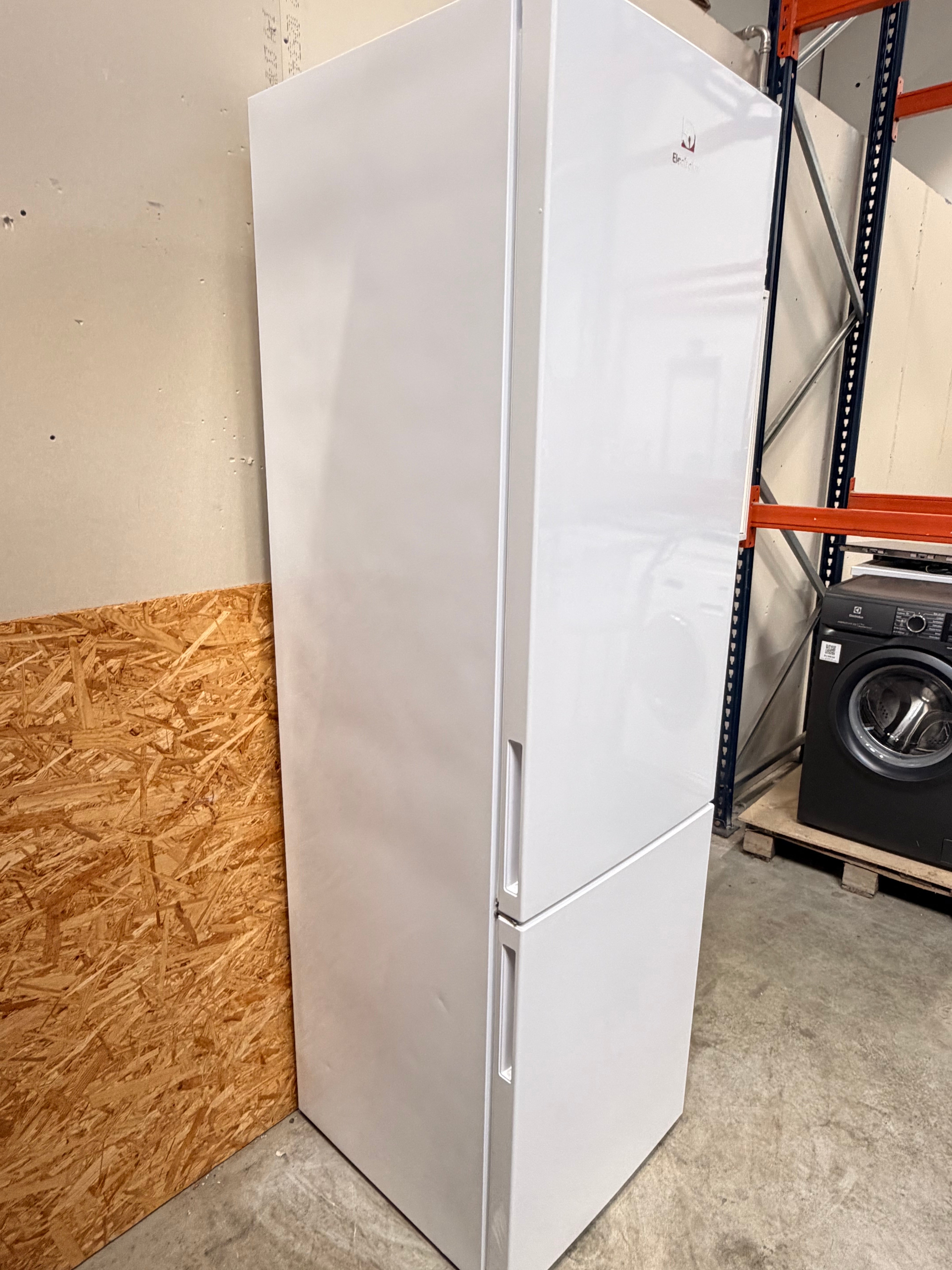Electrolux køle/fryseskab LNC7ME34W1 - D19855