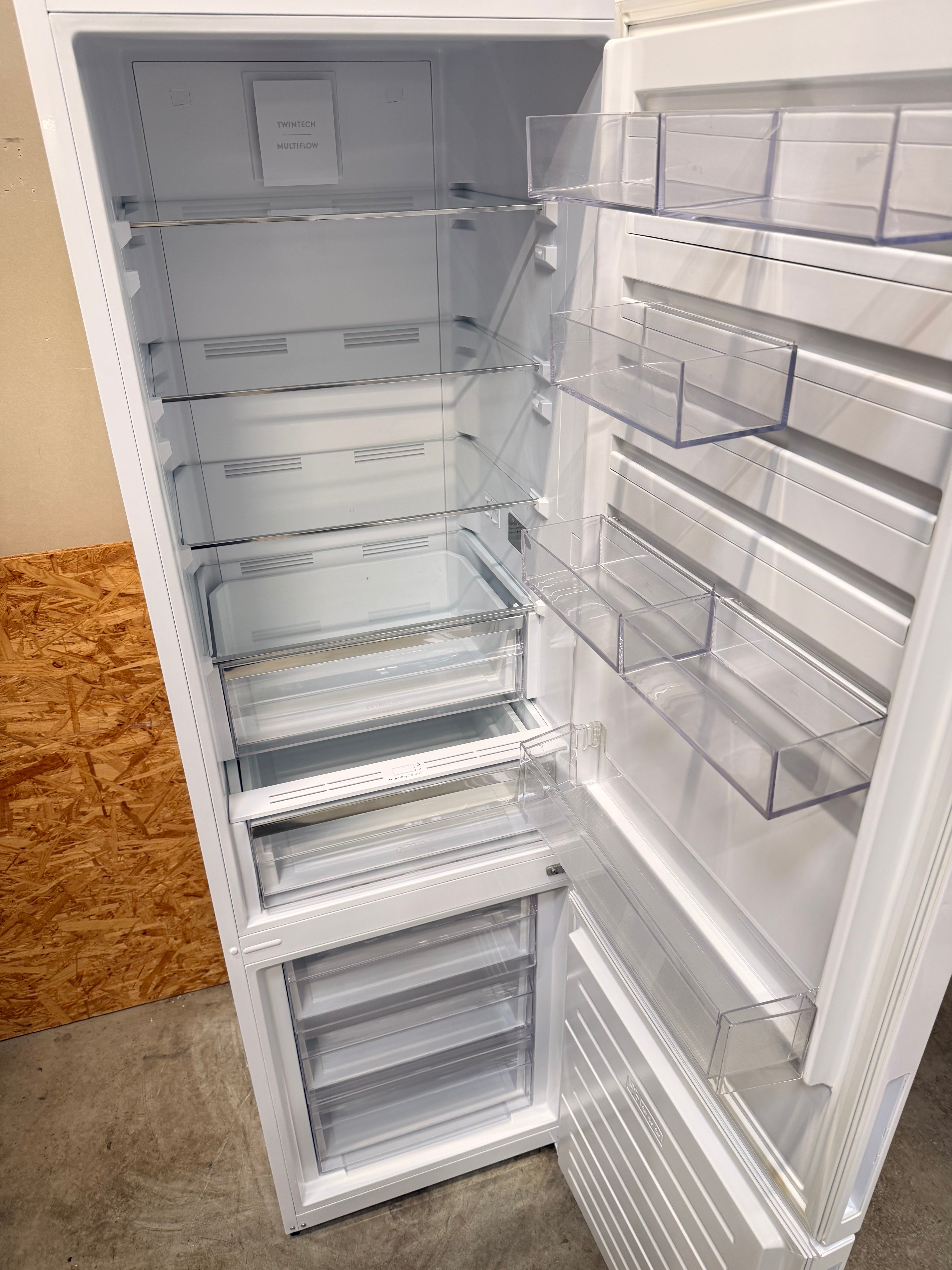 Electrolux køle/fryseskab LNC7ME34W1 - D19224