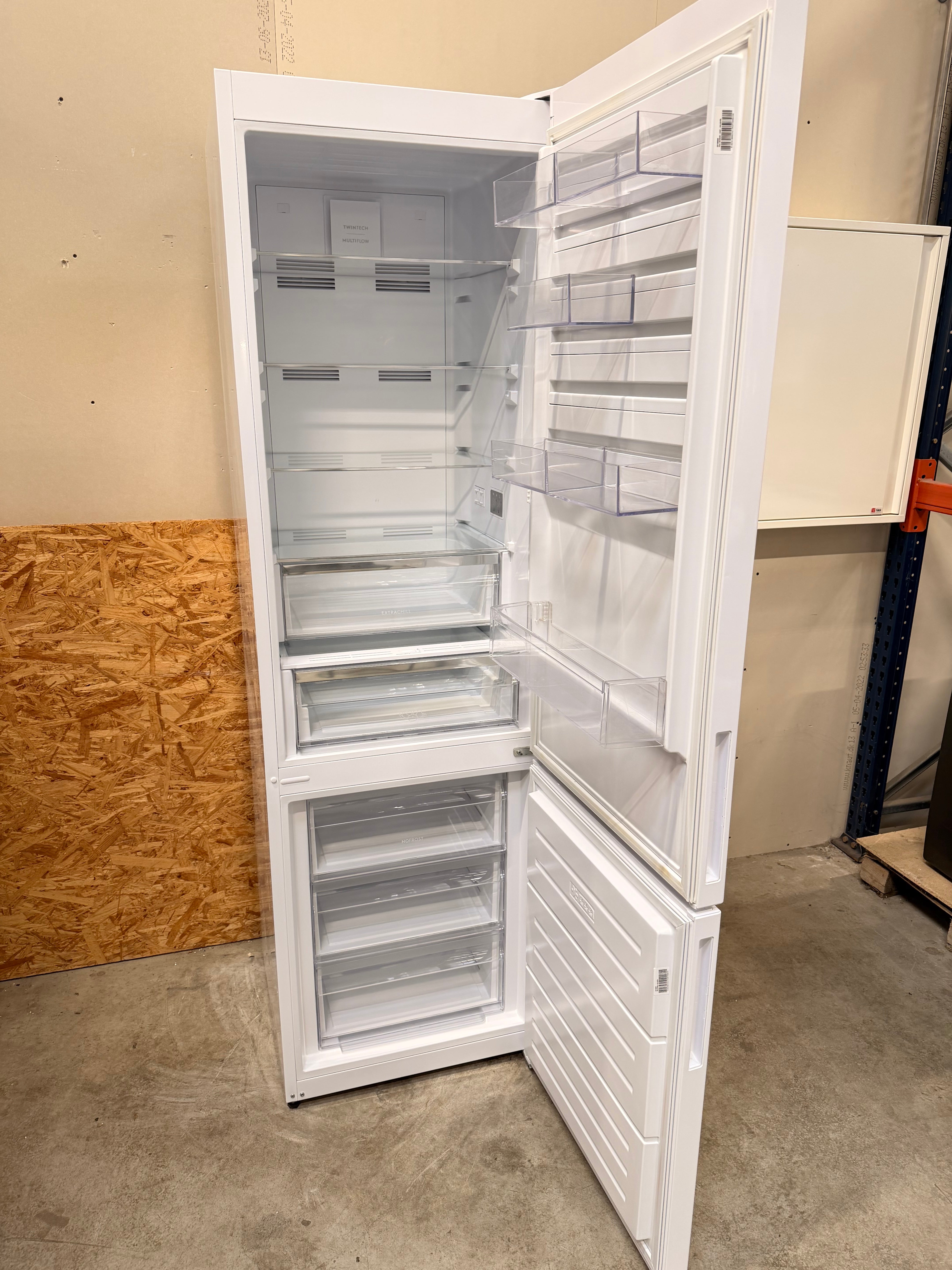 Electrolux køle/fryseskab LNC7ME34W1 - D19224