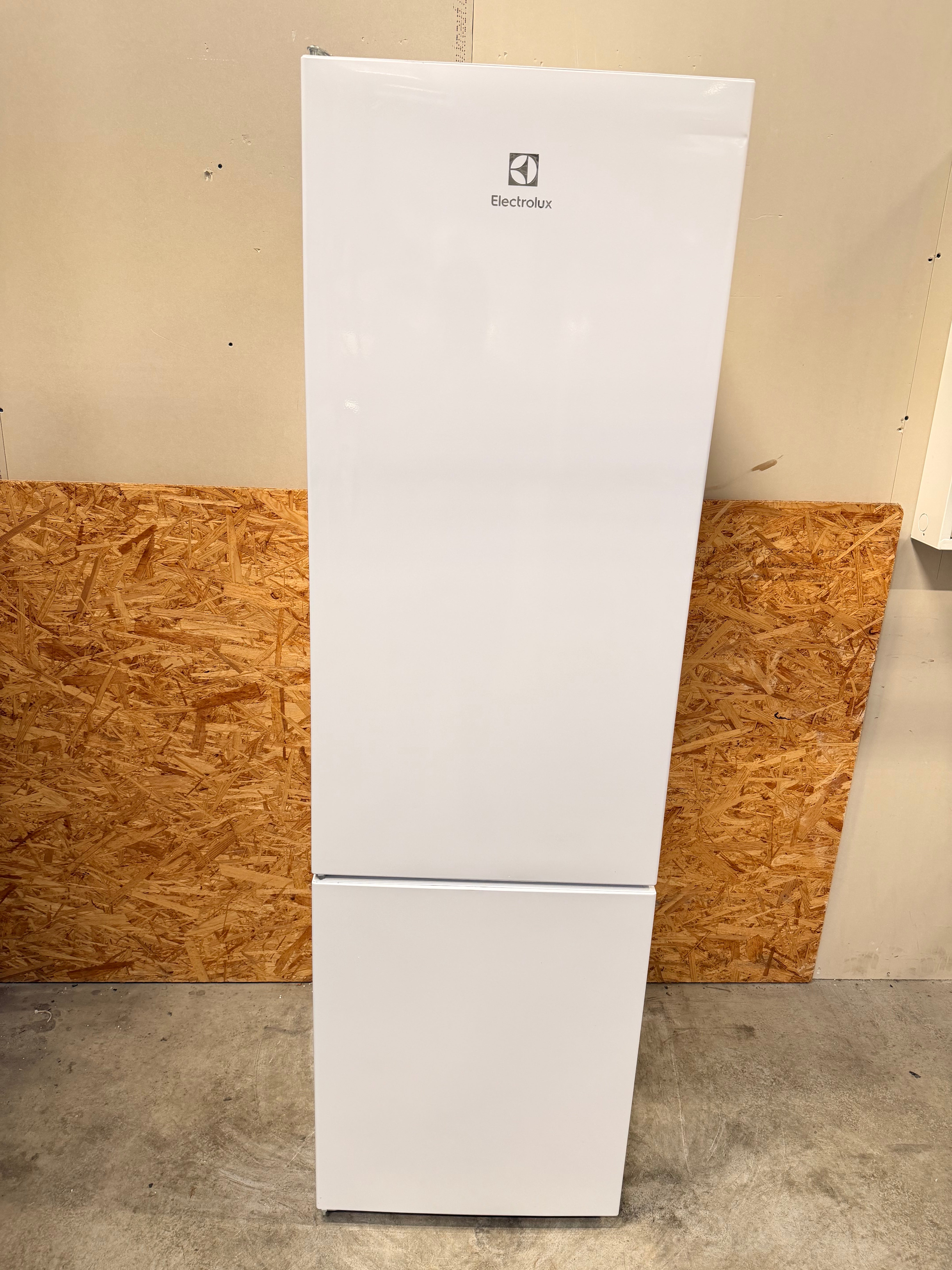 Electrolux køle/fryseskab LNB3AF26W0 - D19715
