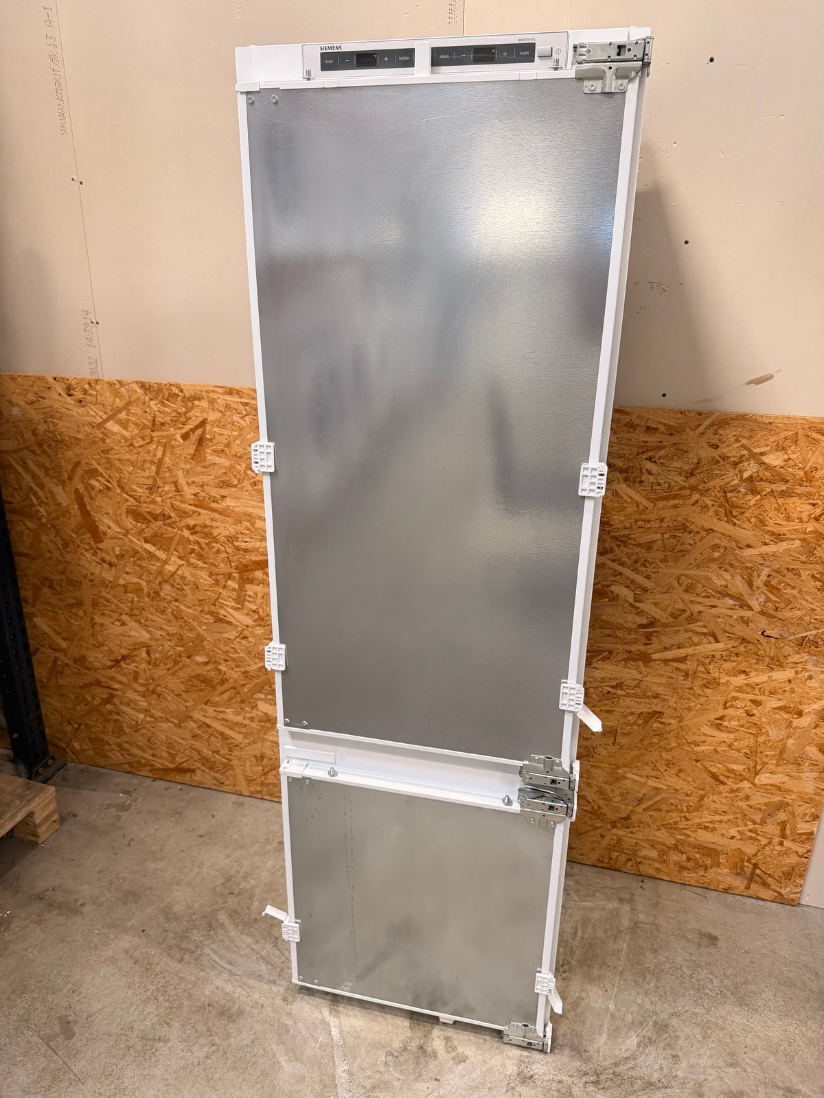 Siemens integrerbar køle/fryseskab KI87SAD30 - D19535