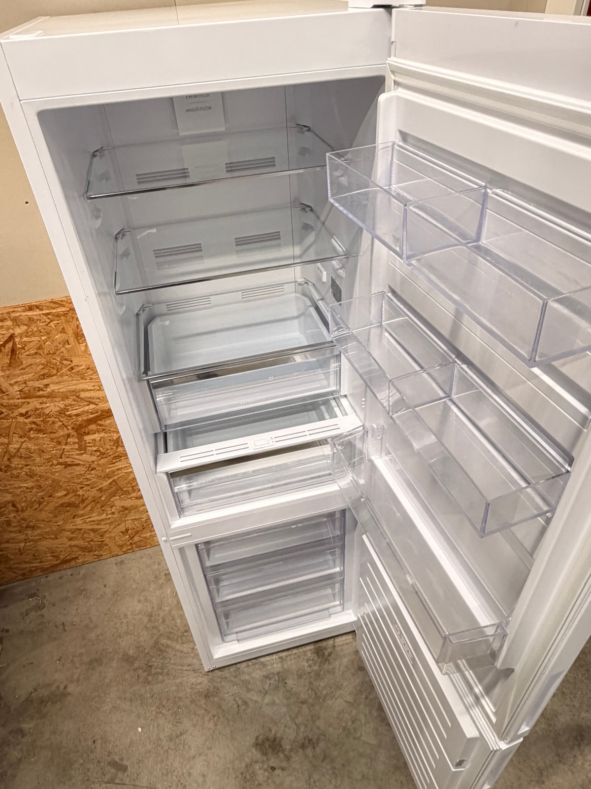 Electrolux køle/fryseskab LNC7ME32W4 - D19422