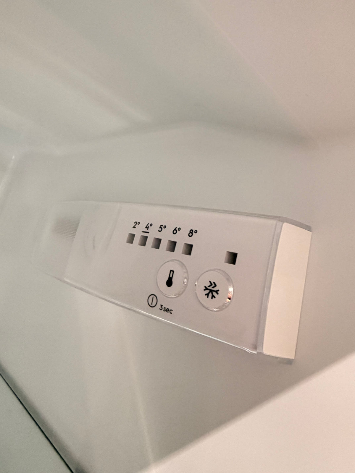 Electrolux køle/fryseskab KNT4TF33W2 - D20244