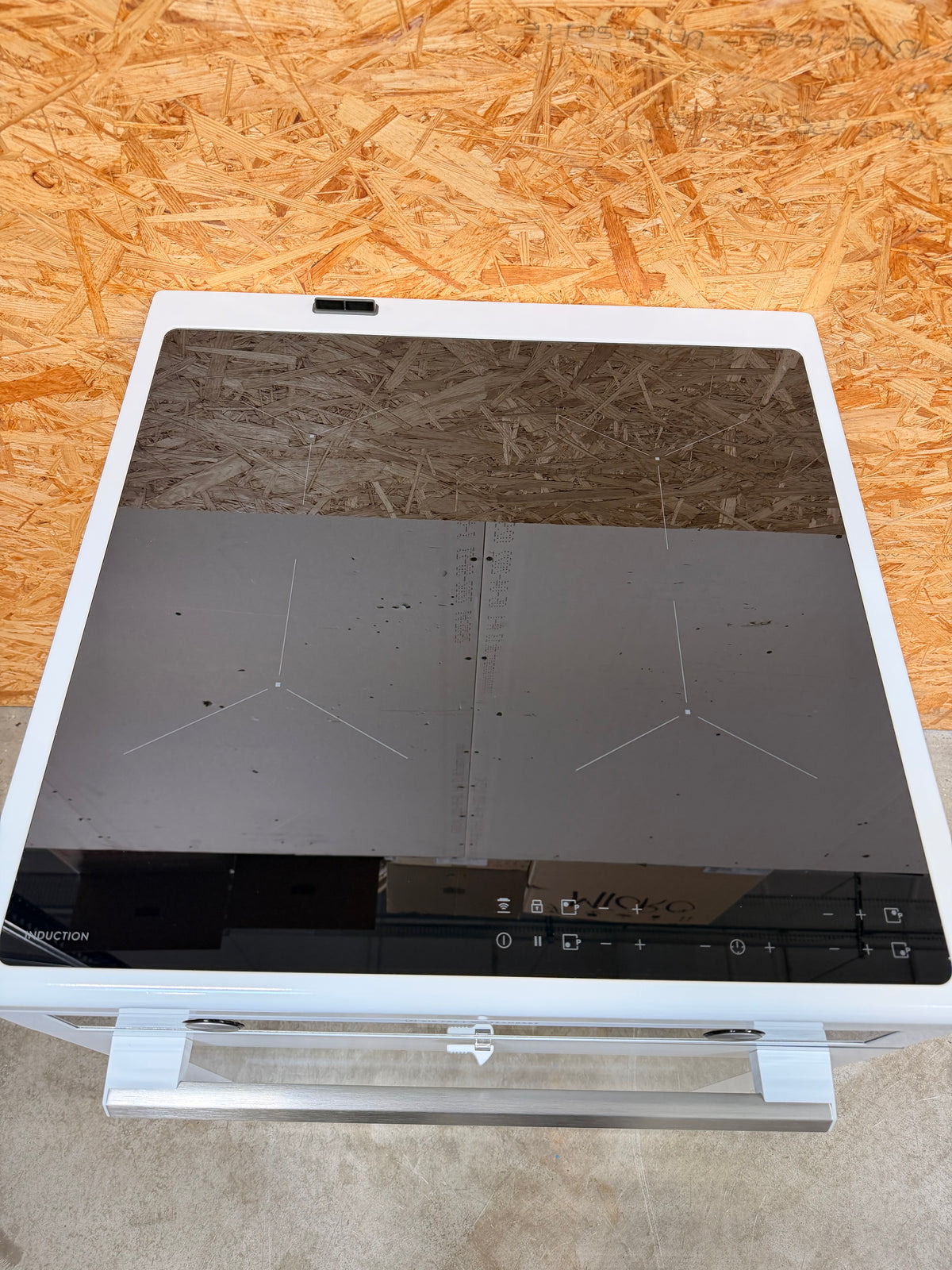Electrolux induktions komfur LKI66442NW - D20201