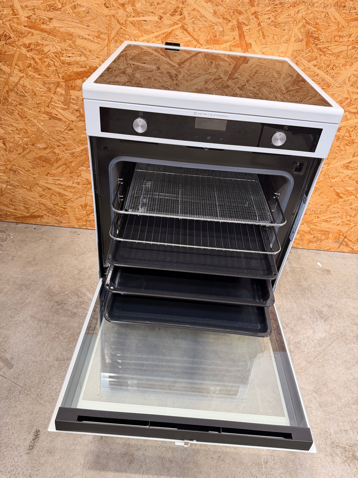 Electrolux induktions komfur LKI66442NW - D20201