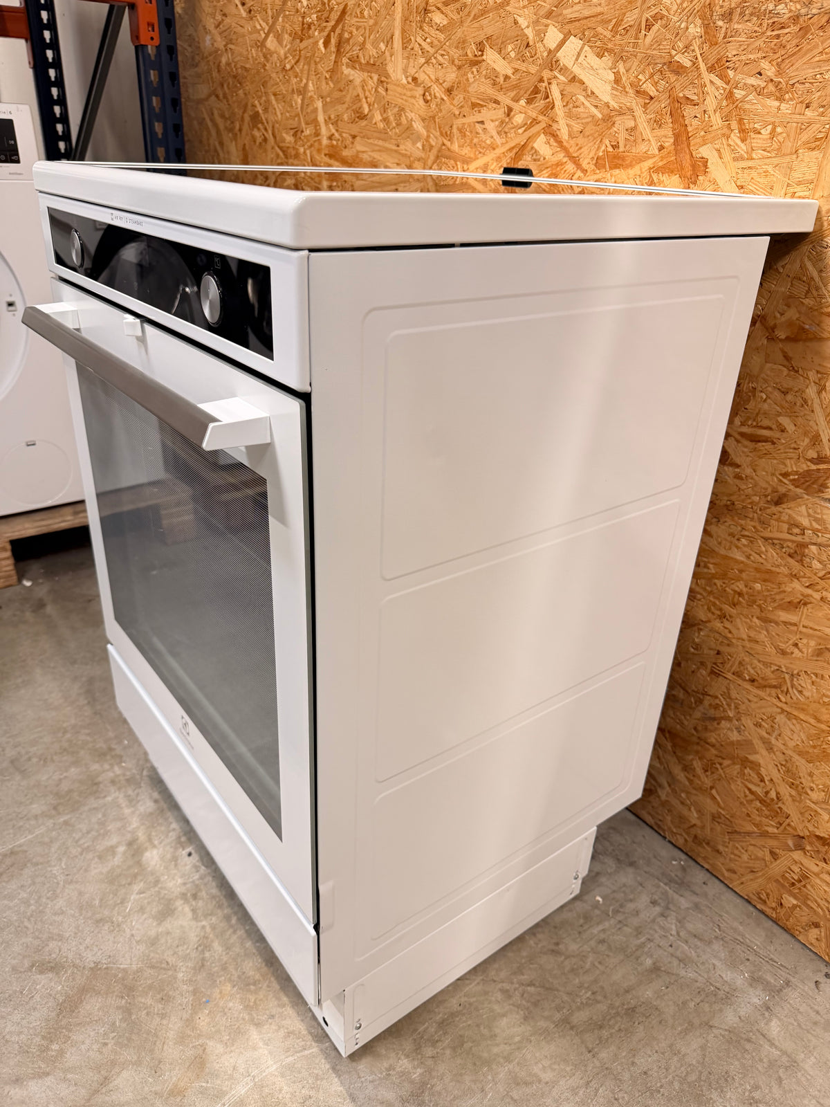 Electrolux induktions komfur LKI66442NW - D20201