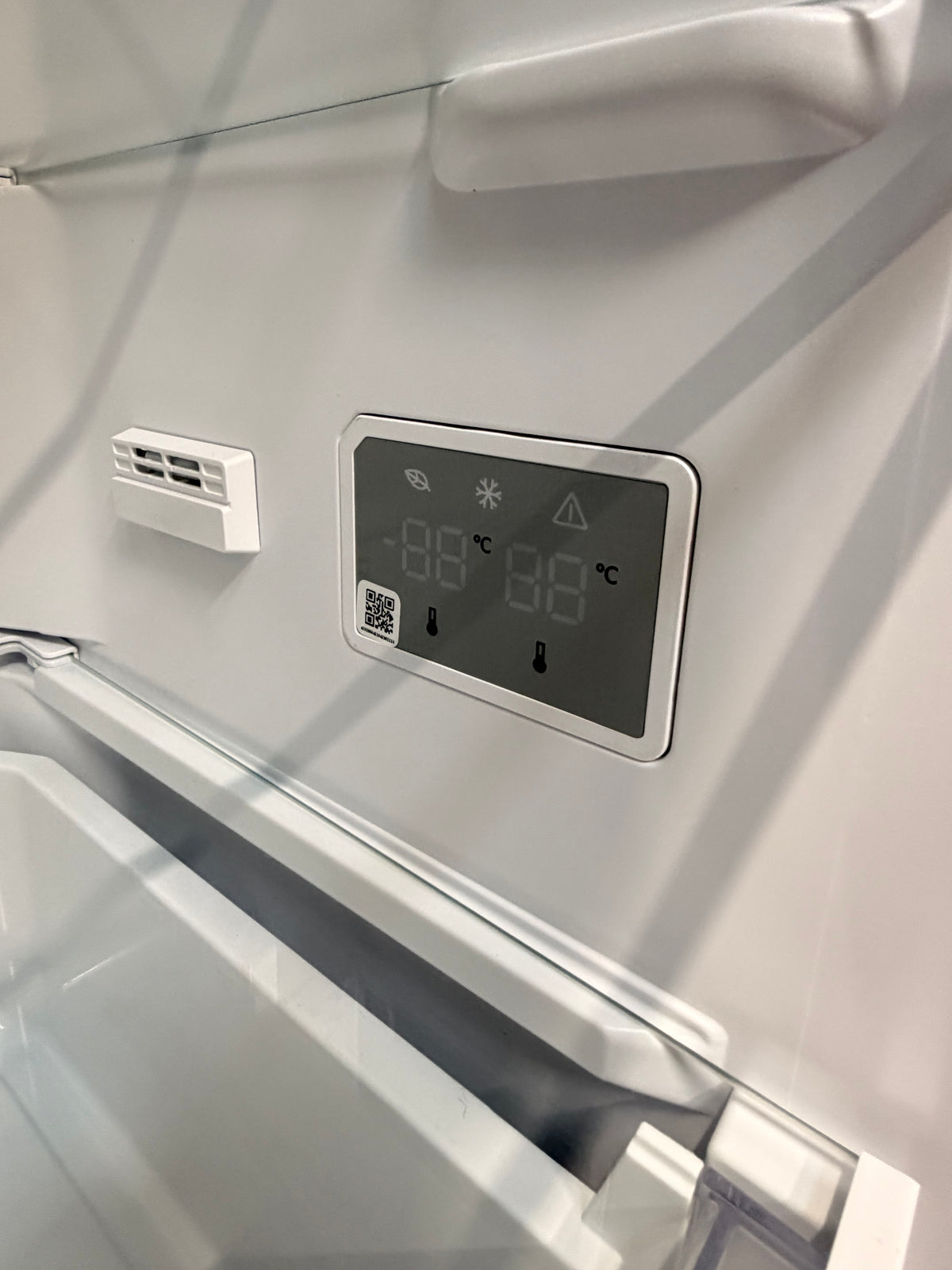 Electrolux køle/fryseskab LNT6ME36W2 - D20041