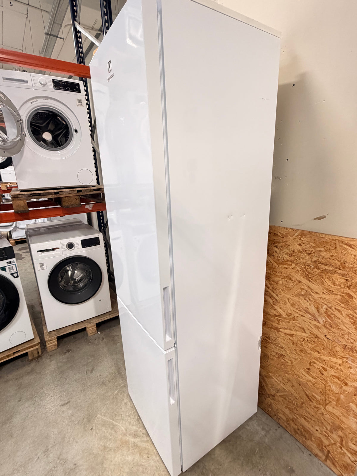 Electrolux køle/fryseskab LNT6ME36W2 - D20041