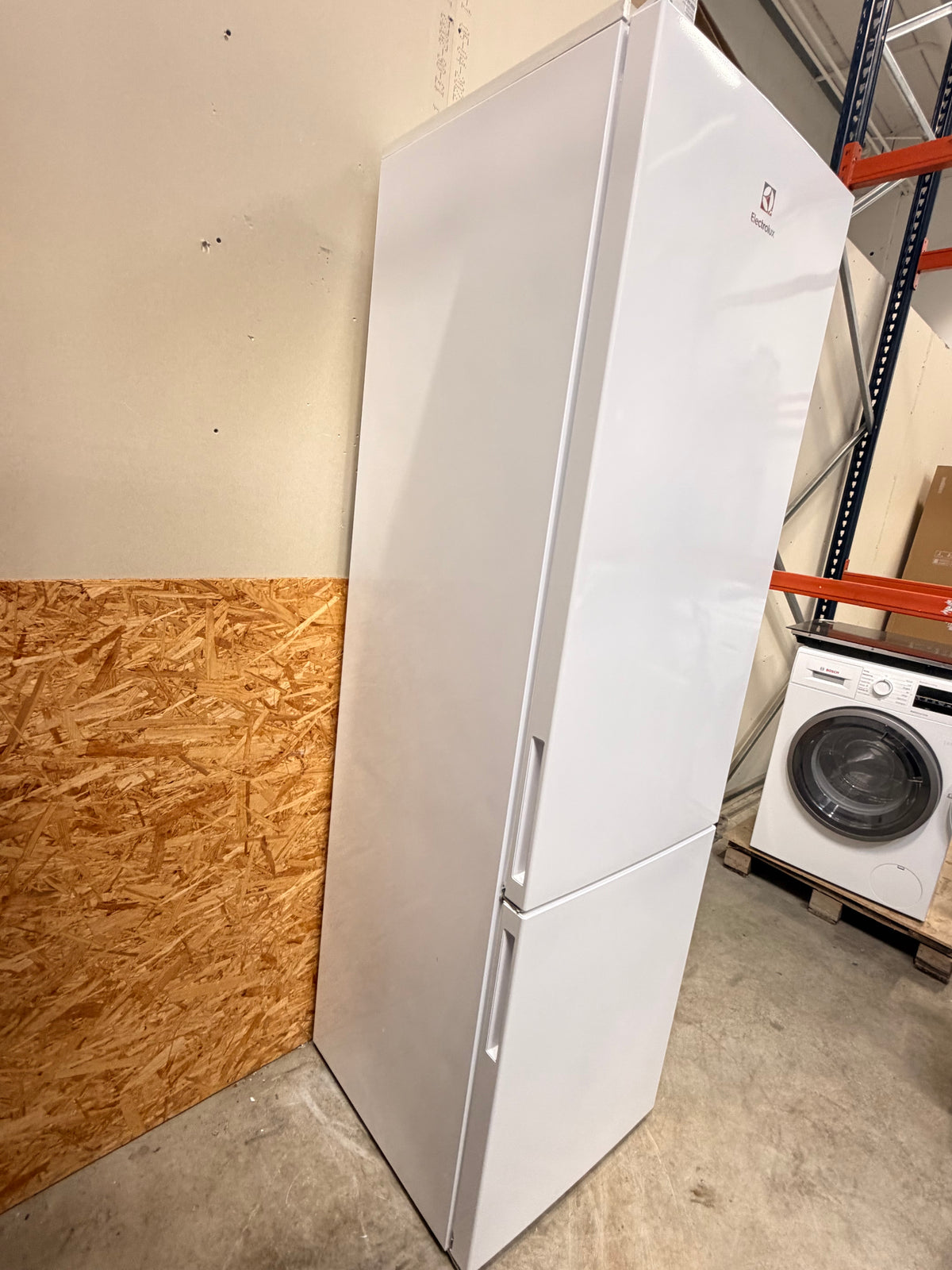 Electrolux køle/fryseskab LNT6ME36W2 - D20041
