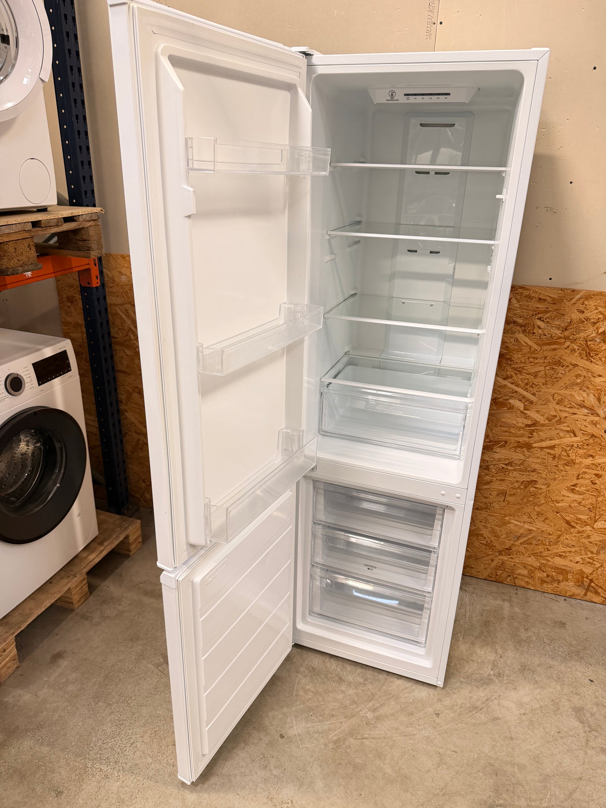 Electrolux køle/fryseskab ENF2751AOW - D20398