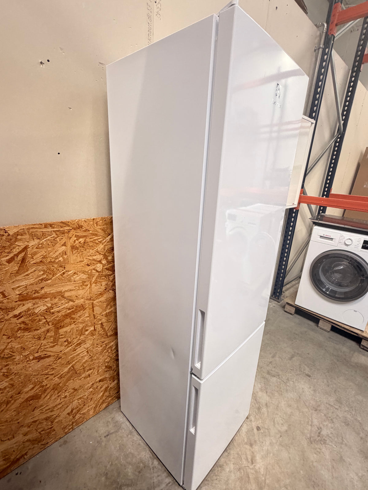 Electrolux køle/fryseskab LNB3AF26W0 - D20175