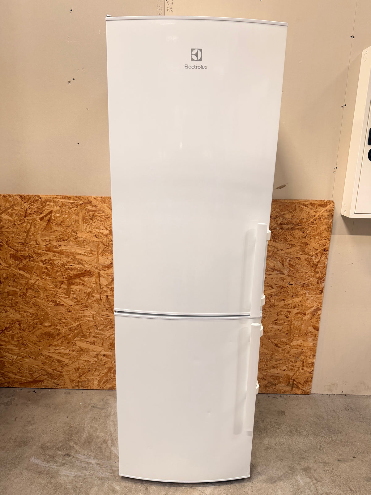Electrolux køle/fryseskab EN3453OOW - D20059