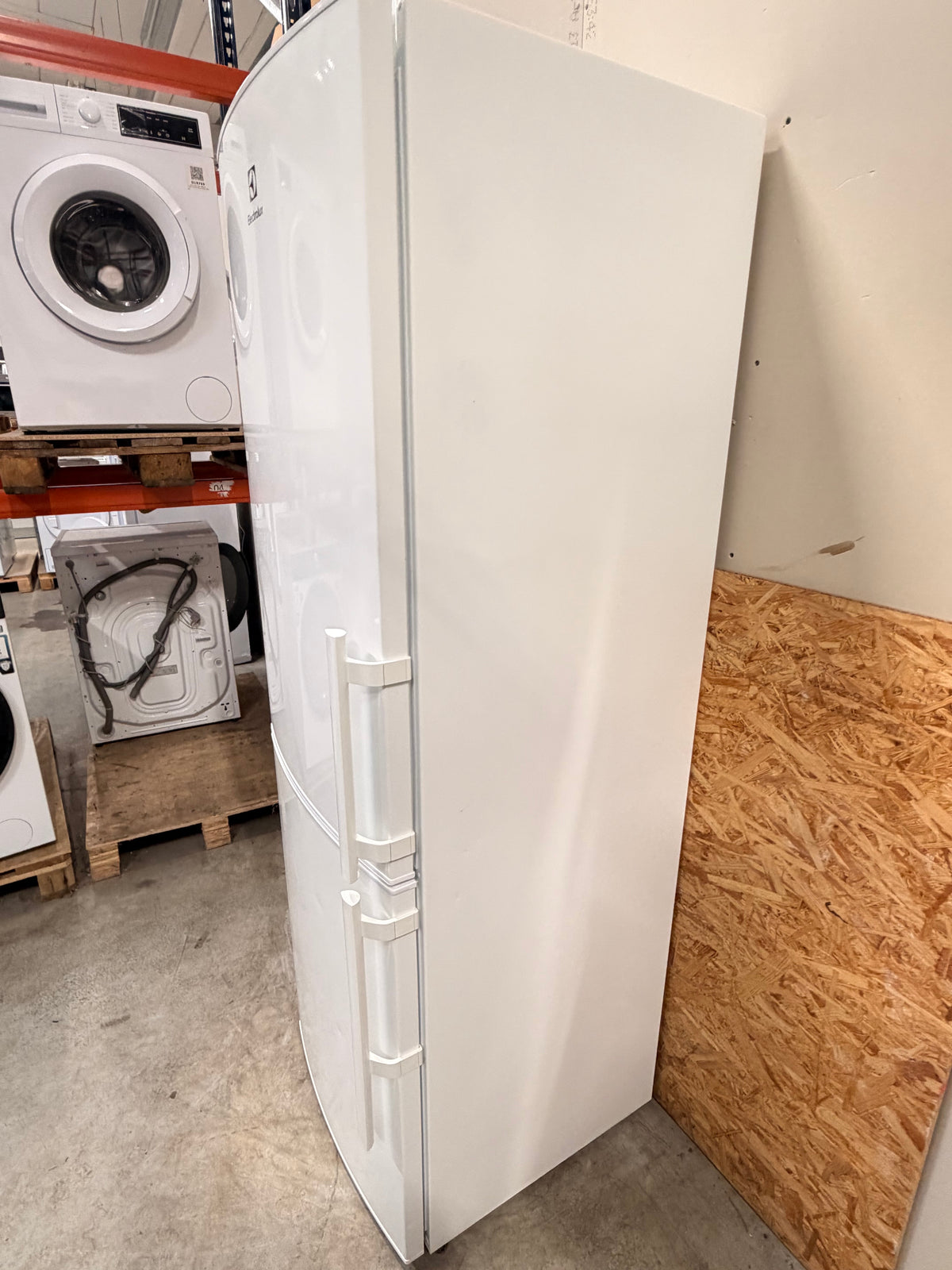 Electrolux køle/fryseskab EN3453OOW - D20059