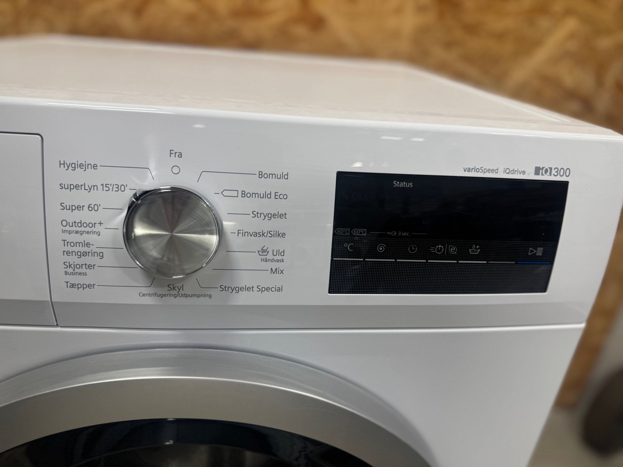 Siemens iQ300 vaskemaskine WM14N1B8DN - D18163 - Recirk - D18163