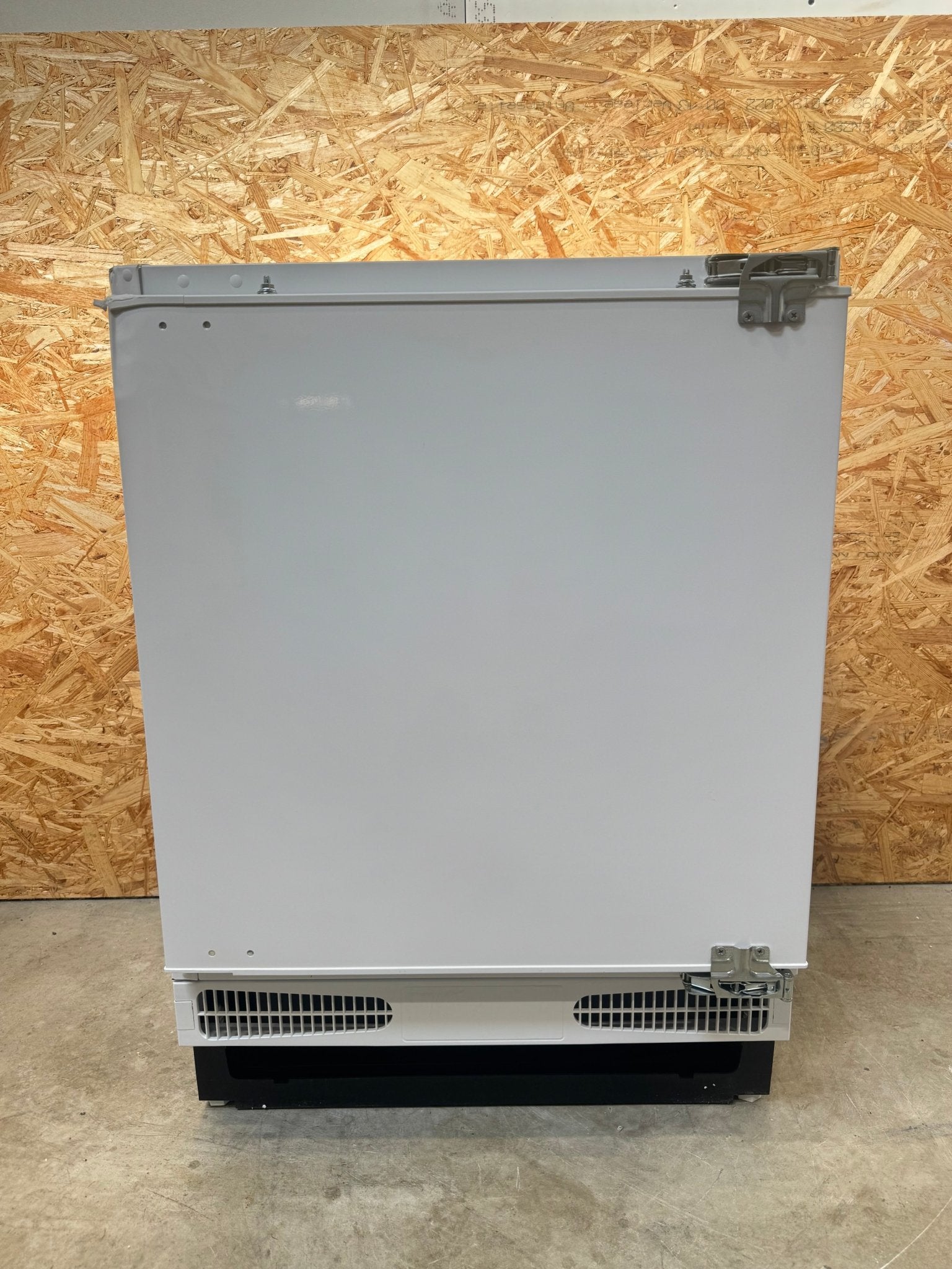 Vestfrost kompakt intgreret køle/fryseskab VIUCF2082 - D18749 - Recirk - D18749